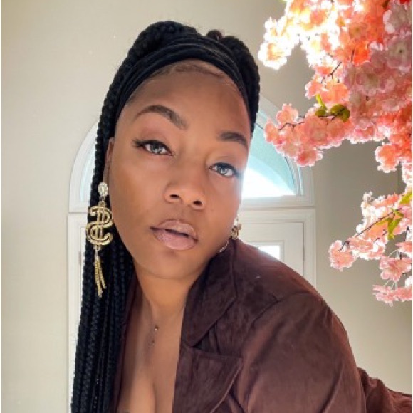 Moo-lah Earrings - Picture 5 of 5